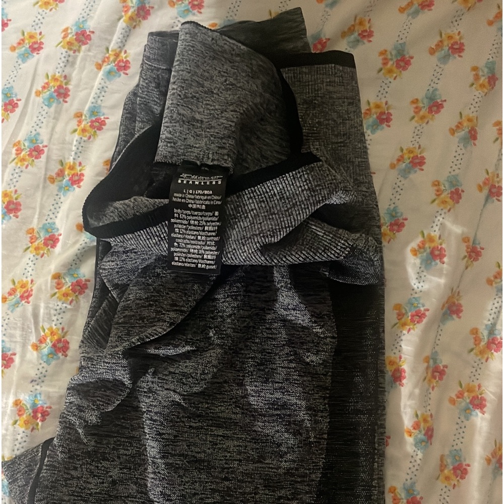 Victoria’s Secret PINK size large seamless leggings .